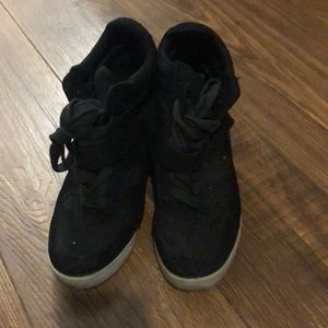 Black Heeled sneaker